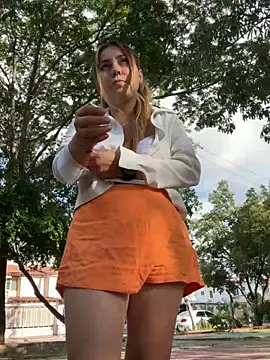 Snapshot of Brittanyrosexx chatting on December 6, 2024, 8:34 pm Brittanyrosexx online show from December 6, 2024, 8:34 pm