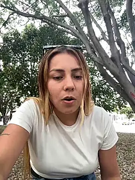 Snapshot of Brittanyrosexx chatting on March 11, 2025, 9:15 pm Brittanyrosexx online show from March 11, 2025, 9:15 pm