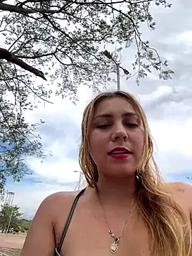 Snapshot of Brittanyrosexx chatting on October 7, 2025, 7:59 pm Brittanyrosexx online show from October 7, 2025, 7:59 pm