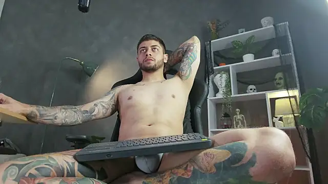 alessandro duty online show from October 31, 2025, 2:19 am