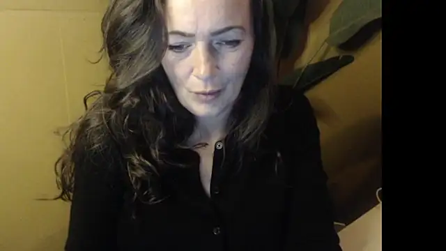 cloe85nl online show from November 30, 2025, 11:00 am