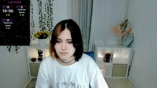 Alexa Lexi  online show from June 4, 2026, 10:42 am