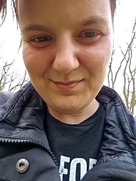 Cutegirlforyou online show from April 16, 2026, 5:25 pm