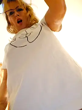 Snapshot of elacoquette chatting on March 22, 2026, 5:21 am elacoquette online show from March 22, 2026, 5:21 am