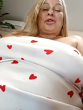 Snapshot of Liana_MilfHot chatting on February 7, 2026, 1:52 pm Liana MilfHot online show from February 7, 2026, 1:52 pm