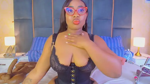 CaseyMoon online show from October 2, 2025, 12:52 pm