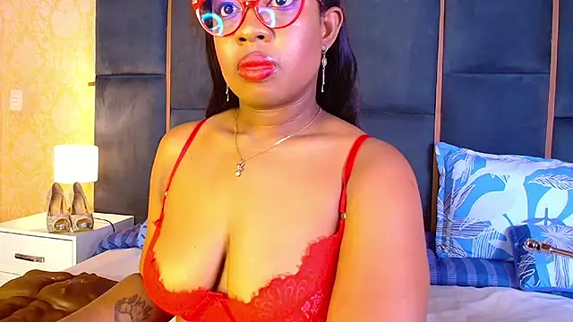 CaseyMoon online show from December 3, 2025, 12:26 pm