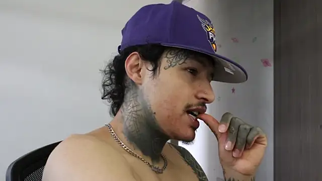 trieone online show from September 24, 2025, 5:19 pm