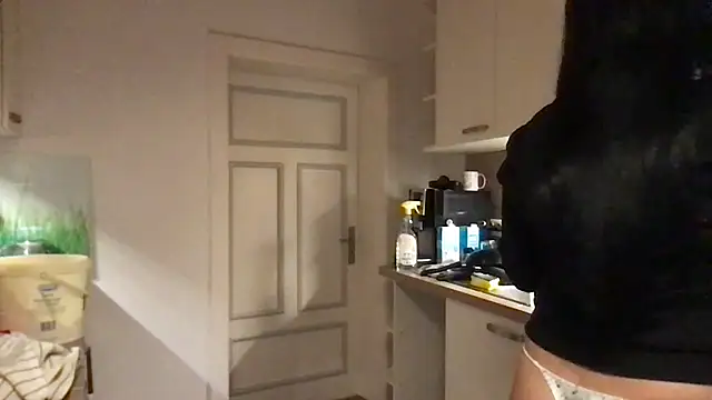 Viola Beck online show from November 13, 2025, 6:17 am