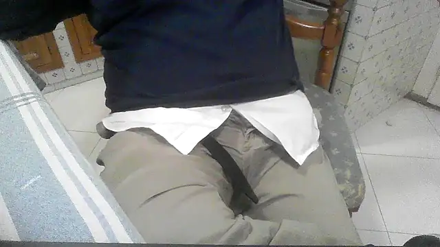 Snapshot of polloiw chatting on October 22, 2025, 1:32 pm polloiw online show from October 22, 2025, 1:32 pm