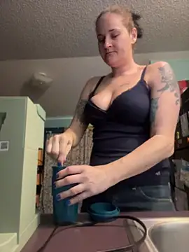 lolabunny9 online show from June 17, 2026, 3:11 pm