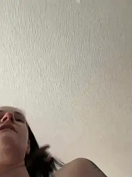 lolabunny9 online show from February 7, 2026, 4:26 pm