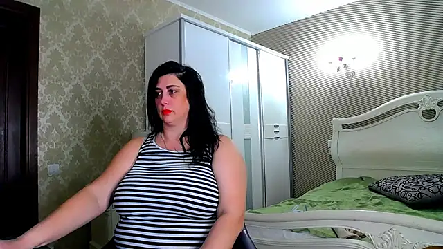 Evelyn Shy online show from March 12, 2025, 1:08 pm