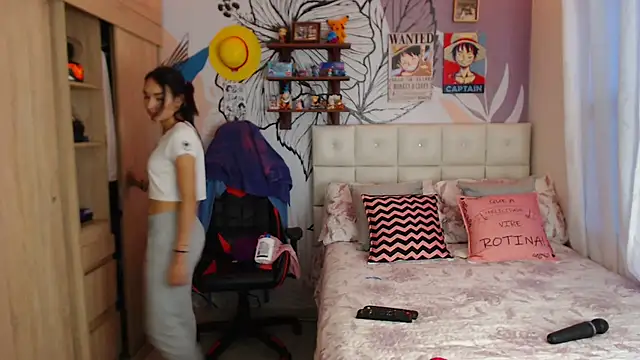 LinzyBaner online show from March 15, 2025, 10:55 pm