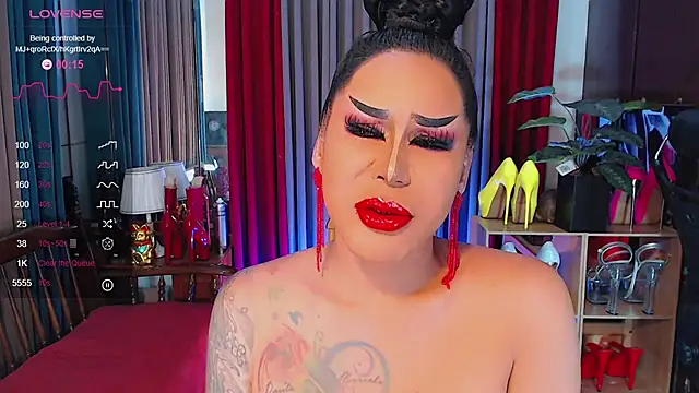 bubblebuttkate online show from November 17, 2025, 3:32 am