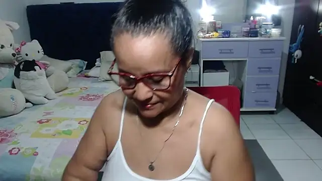 Snapshot of pervert_mommy_ chatting on April 19, 2026, 10:27 am pervert mommy online show from April 19, 2026, 10:27 am