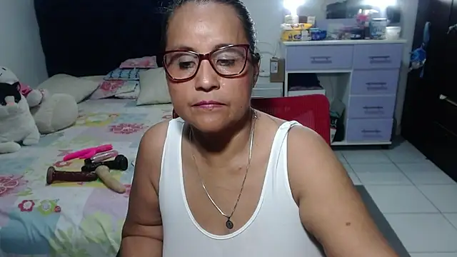 Snapshot of pervert_mommy_ chatting on April 24, 2026, 10:17 am pervert mommy online show from April 24, 2026, 10:17 am