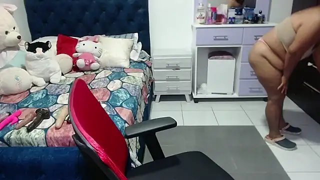 pervert mommy  online show from October 25, 2025, 10:25 am