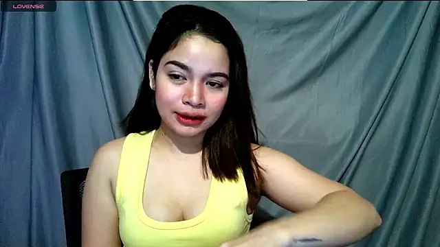 Snapshot of _preciousmoira_ chatting on August 3, 2026, 1:57 am preciousmoira online show from August 3, 2026, 1:57 am