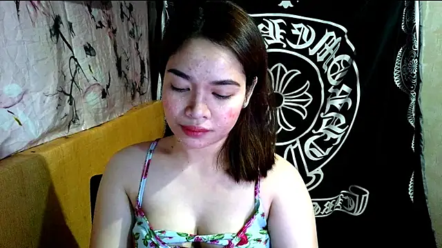 Snapshot of _preciousmoira_ chatting on July 20, 2026, 2:08 am preciousmoira online show from July 20, 2026, 2:08 am