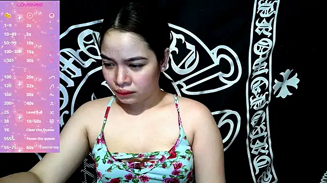 Snapshot of _preciousmoira_ chatting on July 5, 2026, 1:43 am preciousmoira online show from July 5, 2026, 1:43 am