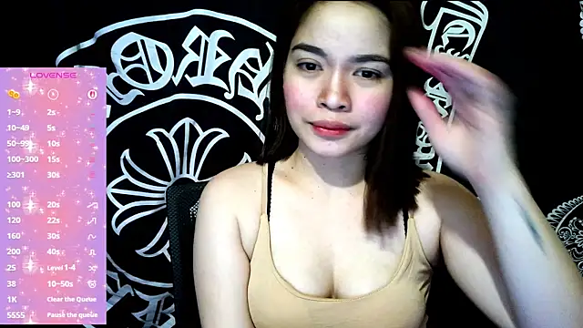  preciousmoira  online show from May 9, 2026, 9:34 am