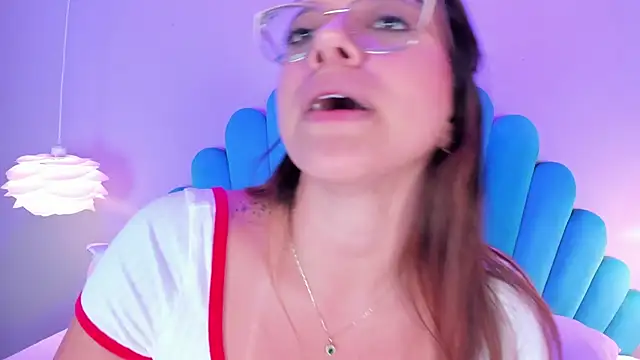 emperatriz reyes online show from February 25, 2025, 10:53 pm