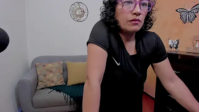 scarlet wet online show from July 15, 2026, 10:39 pm