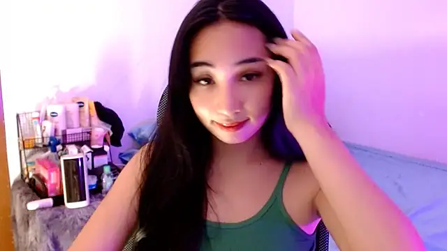 SweetLilly 18 online show from November 17, 2025, 3:54 am