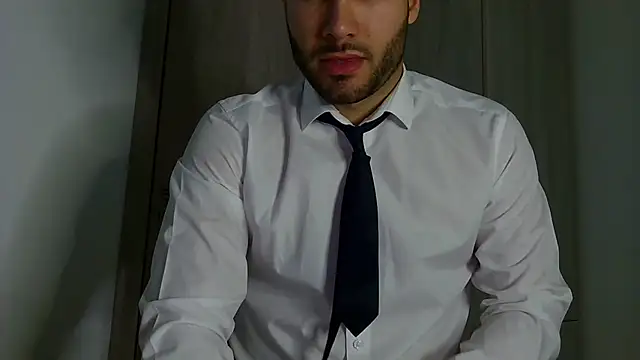 Snapshot of Justynn1 chatting on October 30, 2025, 10:17 pm Justynn1 online show from October 30, 2025, 10:17 pm