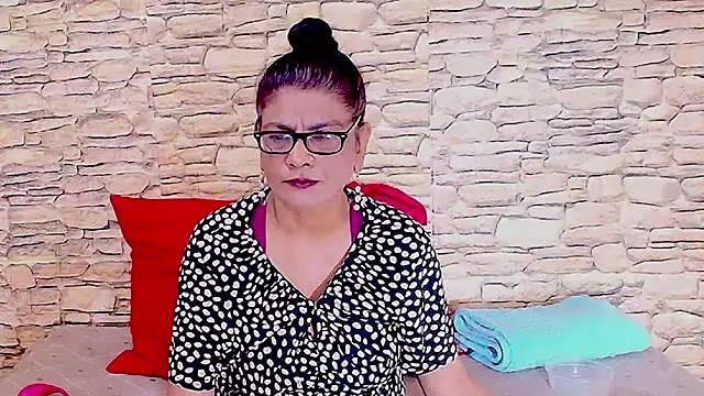 IndianAllure online show from December 18, 2025, 5:34 am