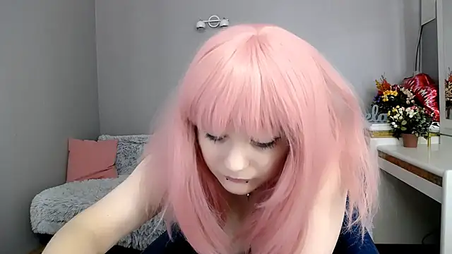 Estheri online show from March 4, 2026, 6:54 am