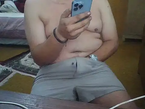 Snapshot of Pielie14 chatting on February 15, 2026, 9:25 pm Pielie14 online show from February 15, 2026, 9:25 pm