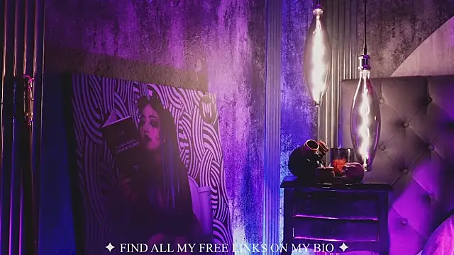 Charlotte Germanotta  online show from April 8, 2026, 3:46 pm