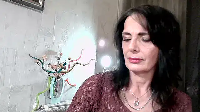 Snapshot of DreamMarianna chatting on November 16, 2025, 10:02 pm DreamMarianna online show from November 16, 2025, 10:02 pm
