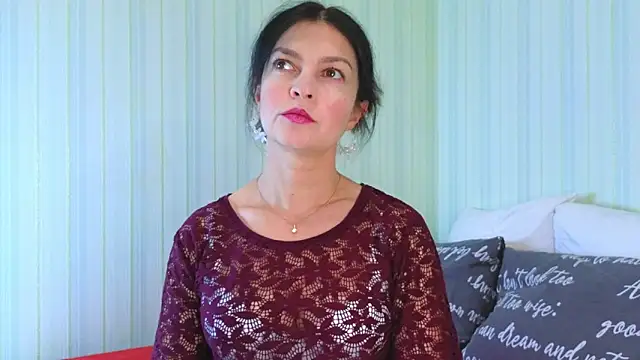 Snapshot of _Lily_ chatting on January 7, 2025, 10:33 am Lily online show from January 7, 2025, 10:33 am