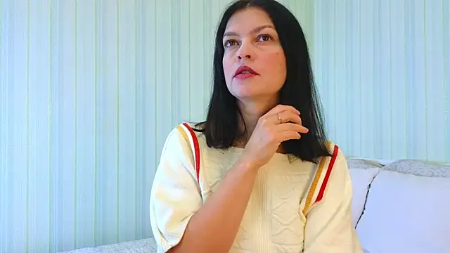 Snapshot of _Lily_ chatting on November 20, 2025, 7:31 am Lily online show from November 20, 2025, 7:31 am