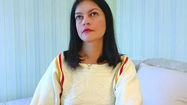 Snapshot of _Lily_ chatting on December 3, 2025, 8:03 am Lily online show from December 3, 2025, 8:03 am