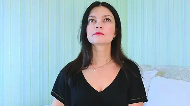 Snapshot of _Lily_ chatting on January 21, 2025, 9:24 am Lily online show from January 21, 2025, 9:24 am