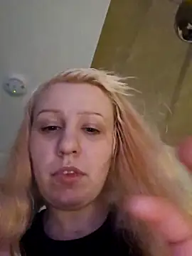 Snapshot of NikiFm chatting on February 1, 2026, 2:32 am NikiFm online show from February 1, 2026, 2:32 am