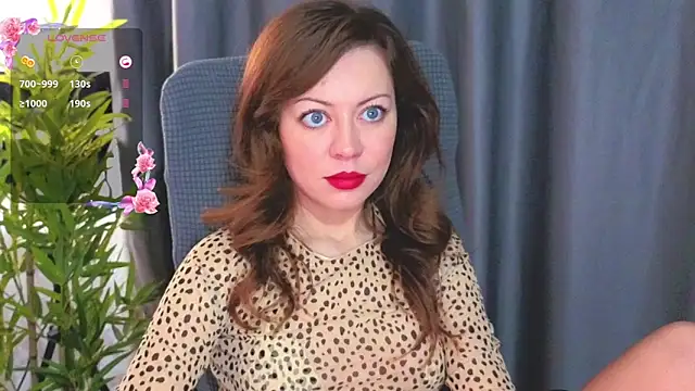 Snapshot of GirlfriendNina chatting on February 4, 2026, 4:51 am GirlfriendNina online show from February 4, 2026, 4:51 am