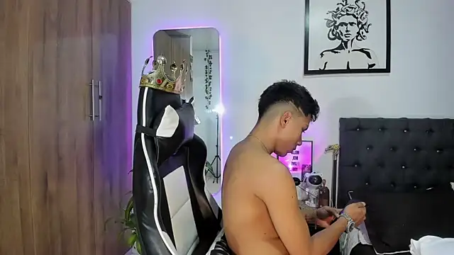 AlanNaughty online show from February 4, 2026, 11:44 pm