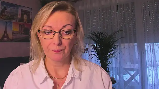 vanessa chat online show from November 30, 2025, 2:18 pm