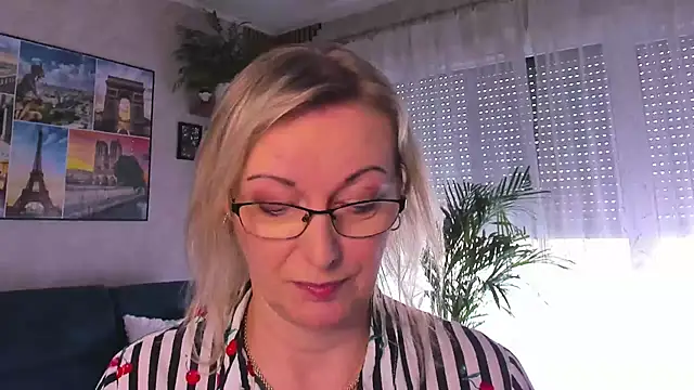 vanessa chat online show from March 24, 2026, 2:28 pm