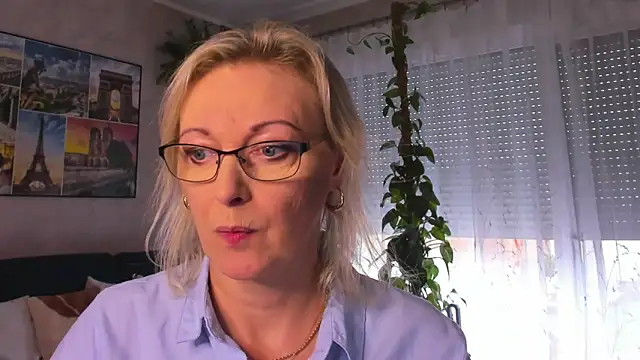 vanessa chat online show from September 18, 2025, 1:25 pm