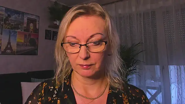 vanessa chat online show from November 26, 2025, 2:39 pm