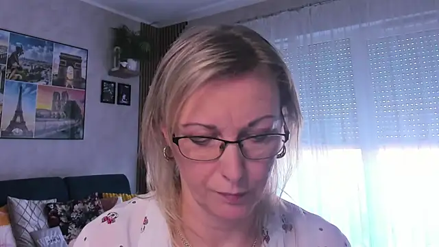 vanessa chat online show from March 18, 2025, 2:17 pm