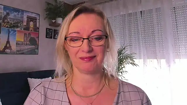 vanessa chat online show from April 14, 2026, 1:38 pm