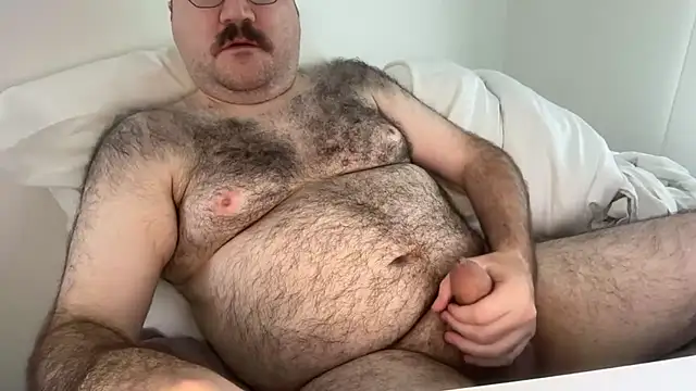 elagobear online show from July 19, 2026, 8:05 pm
