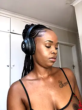 LuciousLips96 online show from September 21, 2025, 9:58 am